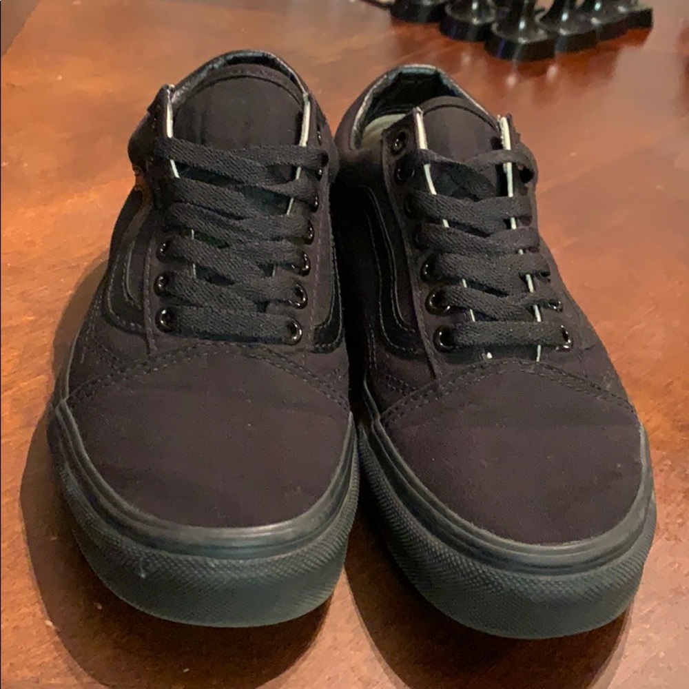 black vans with box size 8
